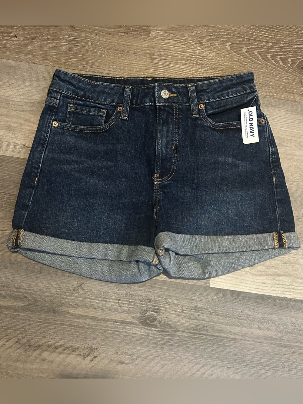 NWT Size 6 Old Navy Dark Wash Rolled Cuff High Rise O.G. Straight Jean Shorts